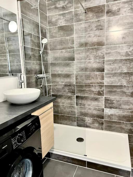 La Parisienne - 80M2 Appartement Vierzon Buitenkant foto